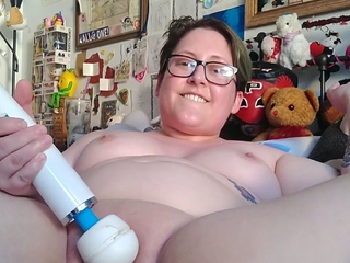 Webcam busty blonde stripped covered by oil anal masturbate