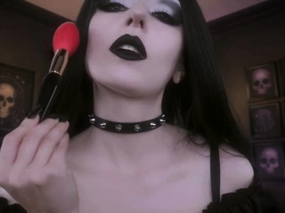 Egilea ASMR – Goth Girl Kisses You